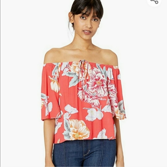 Cupcakes & Cashmere Crosley Red Floral Cropped Top size M - Picture 1 of 8